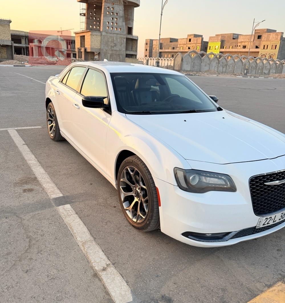 كرايسلر 300